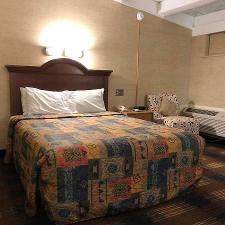 Red Carpet Inn Syracuse Airport North Syracuse Экстерьер фото