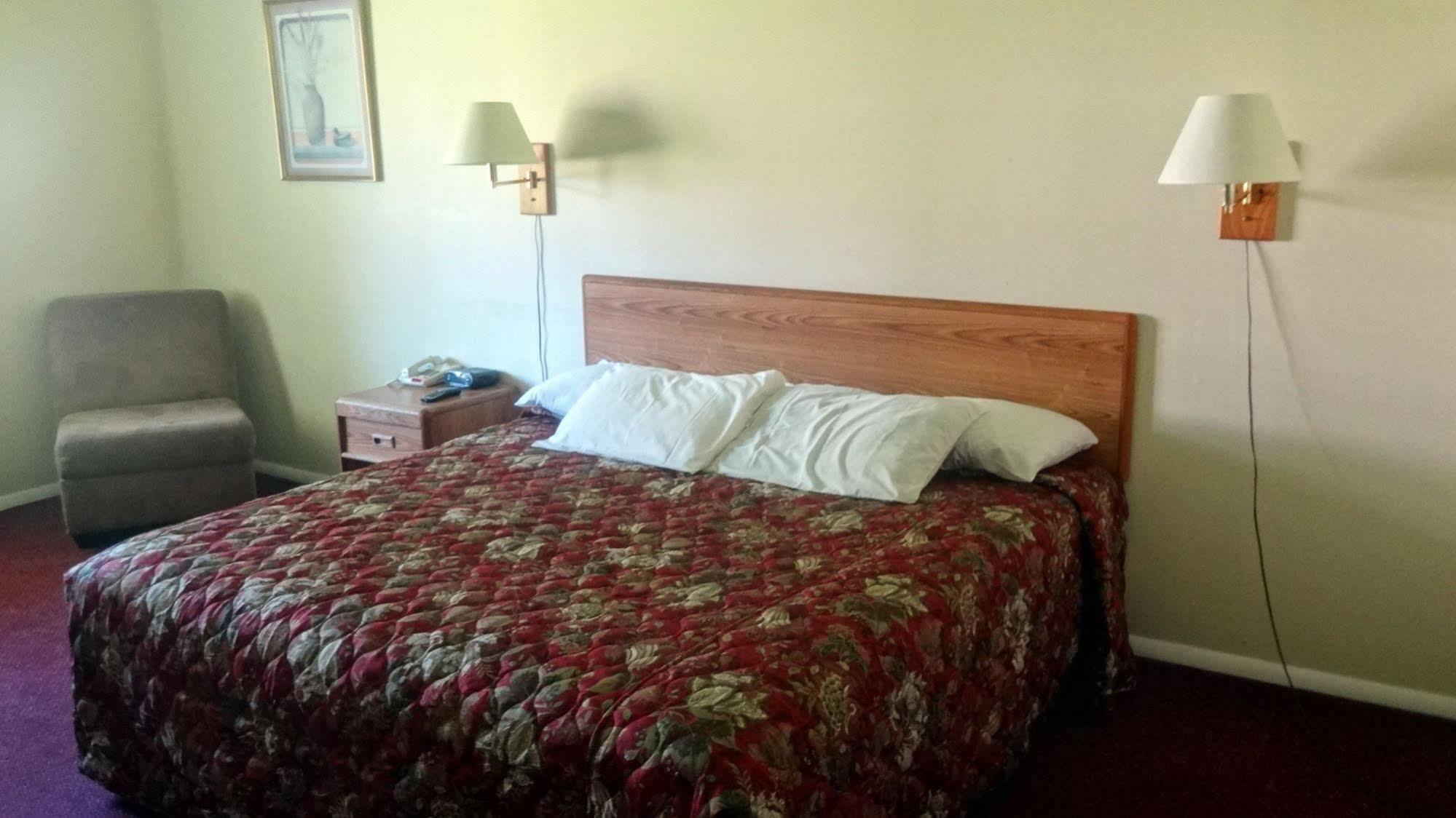 Red Carpet Inn Syracuse Airport North Syracuse Экстерьер фото