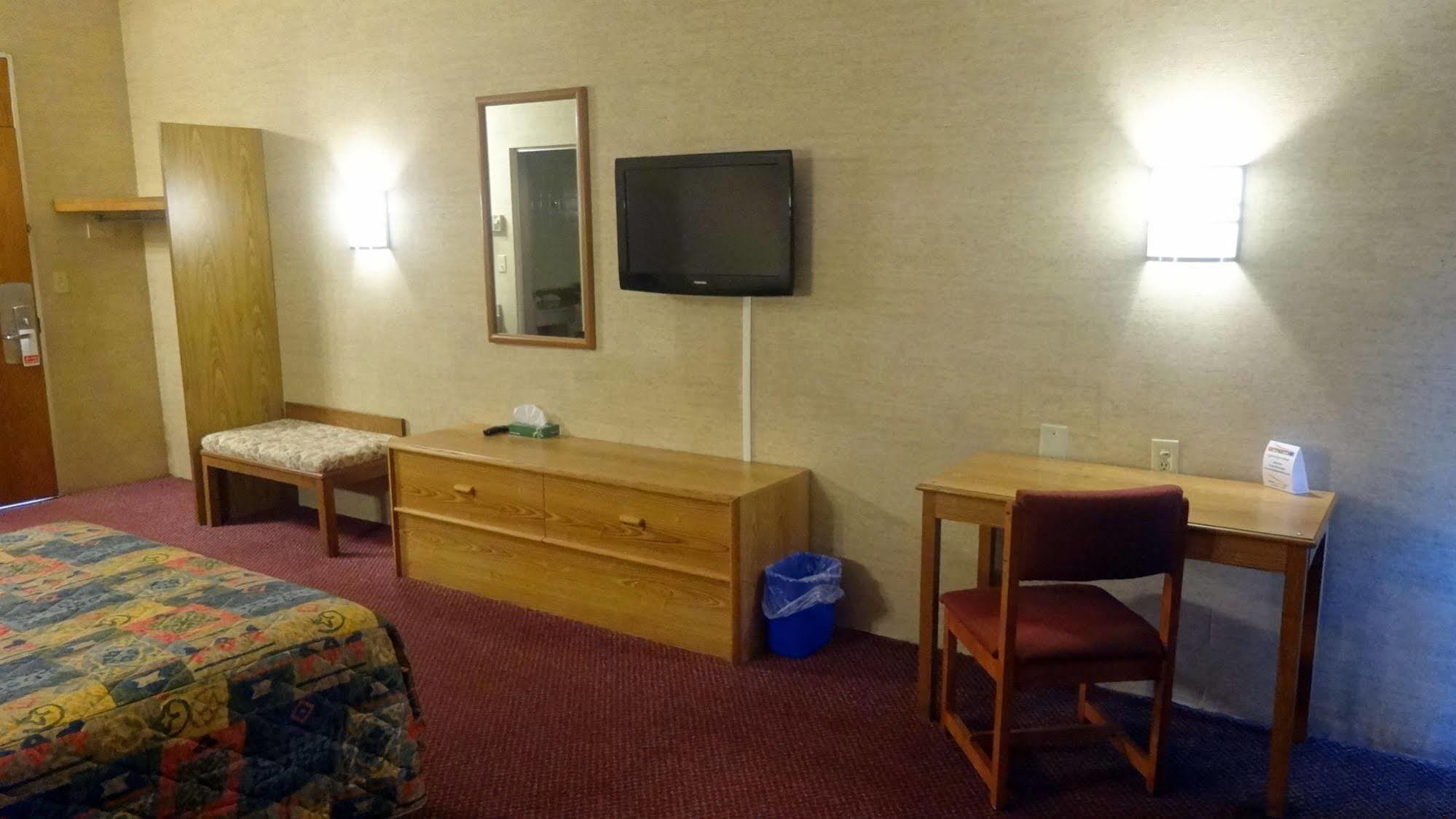Red Carpet Inn Syracuse Airport North Syracuse Экстерьер фото