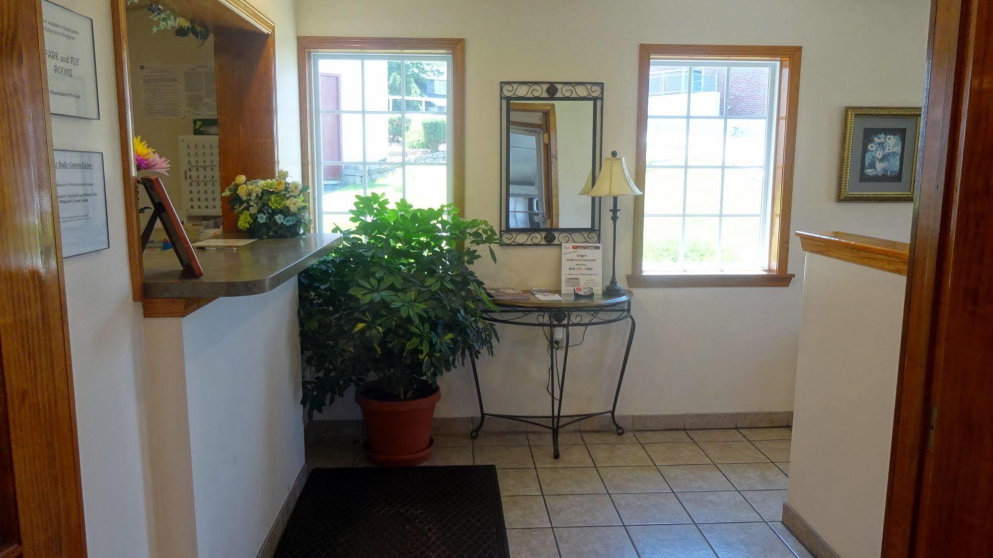 Red Carpet Inn Syracuse Airport North Syracuse Экстерьер фото