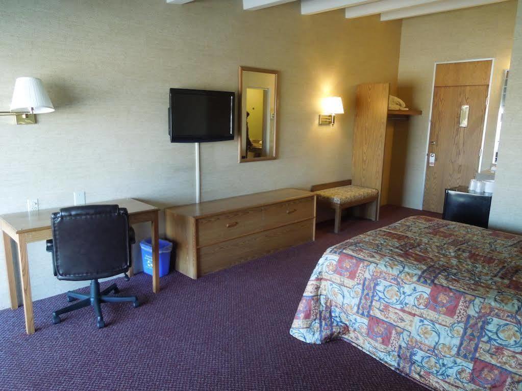 Red Carpet Inn Syracuse Airport North Syracuse Экстерьер фото