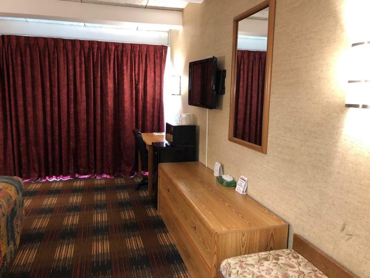 Red Carpet Inn Syracuse Airport North Syracuse Экстерьер фото