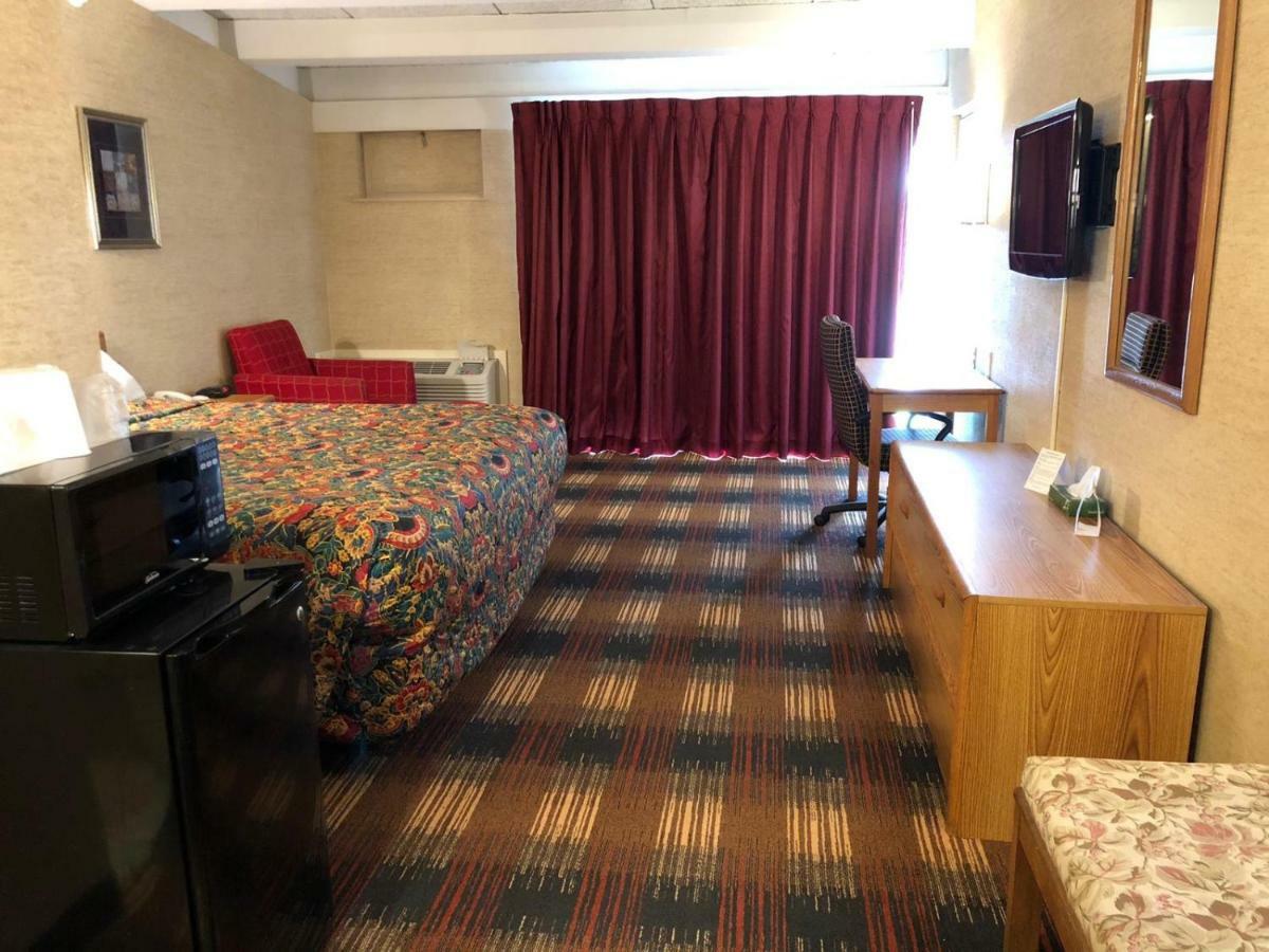 Red Carpet Inn Syracuse Airport North Syracuse Экстерьер фото