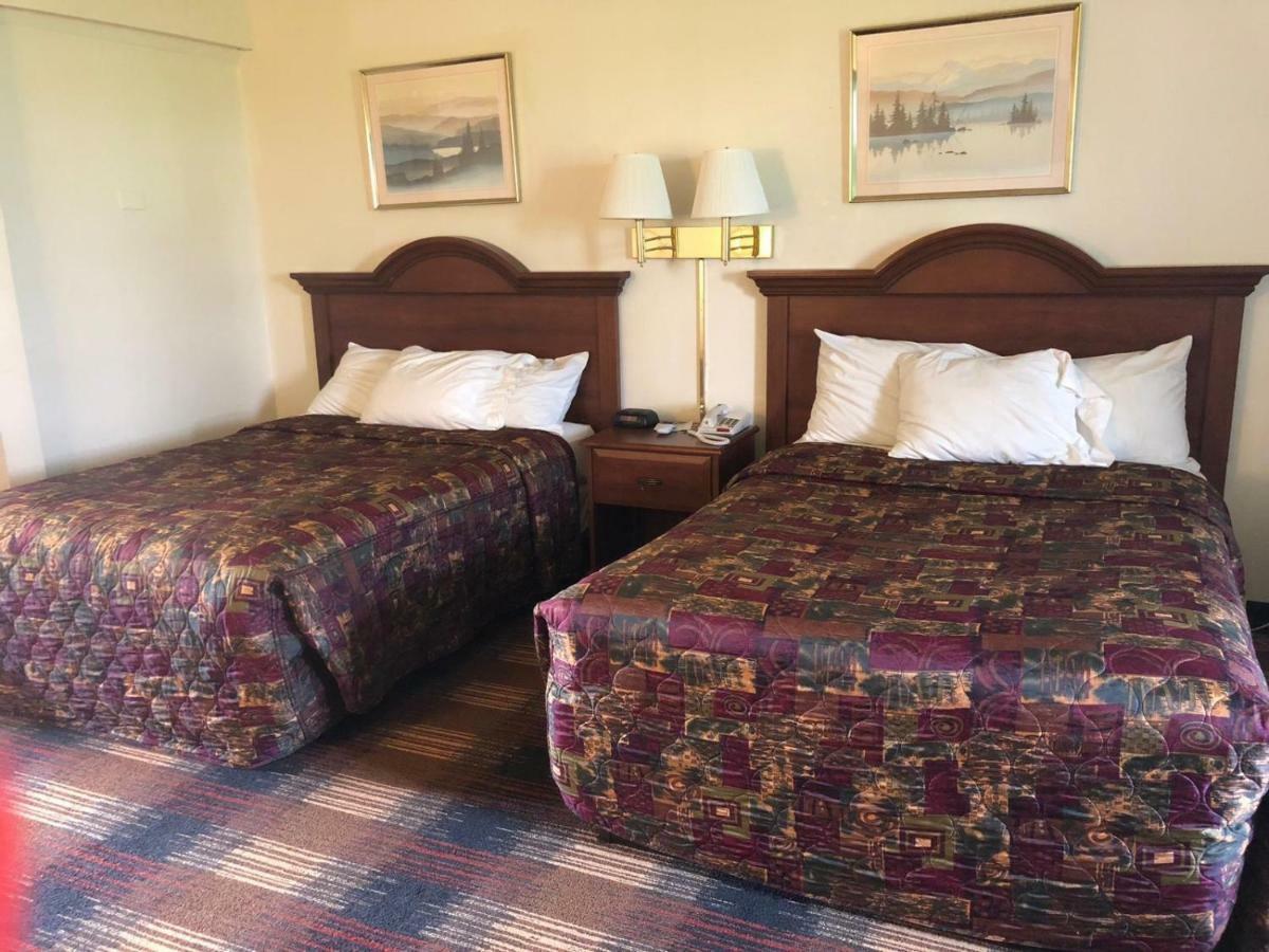 Red Carpet Inn Syracuse Airport North Syracuse Экстерьер фото