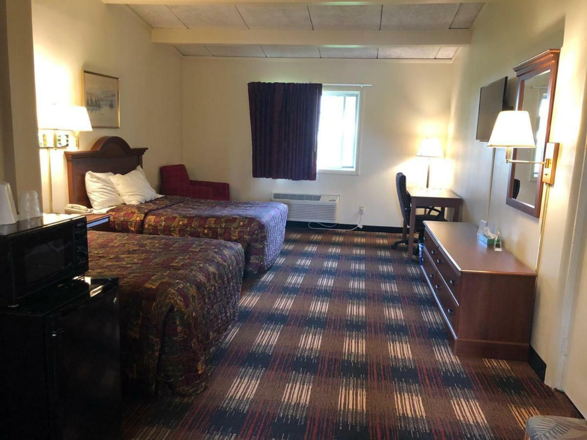 Red Carpet Inn Syracuse Airport North Syracuse Экстерьер фото